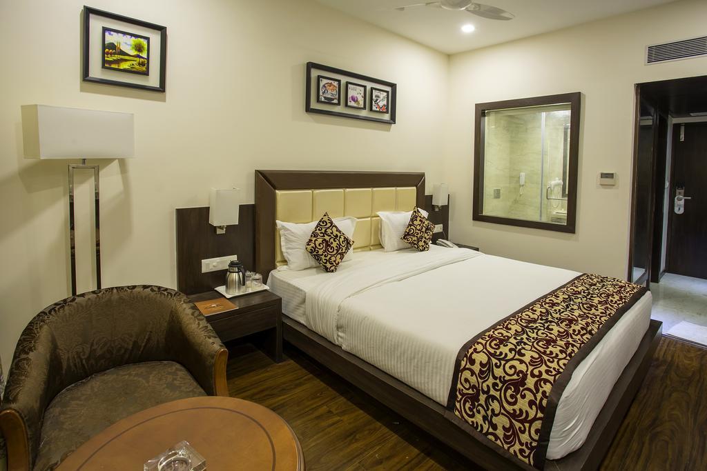 Ravi Residency Hotell Morbi Rum bild