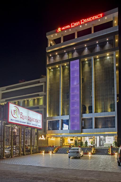 Ravi Residency Hotell Morbi Exteriör bild