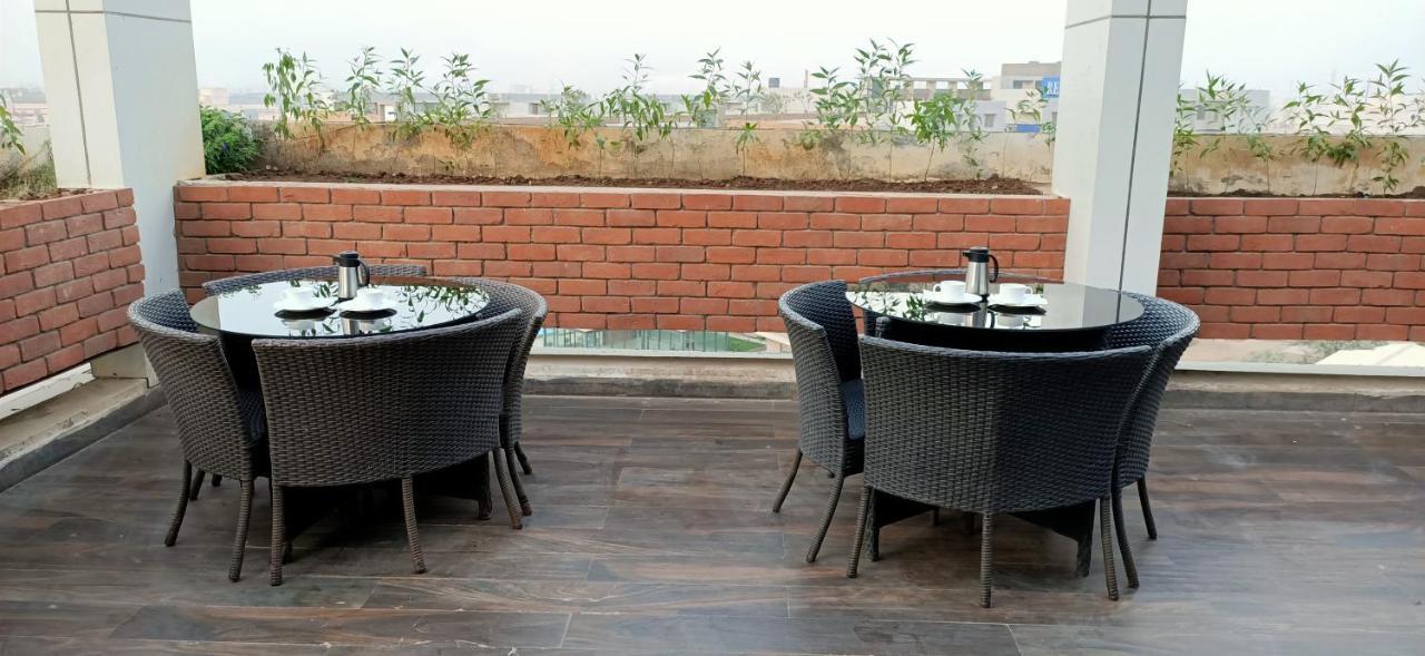 Ravi Residency Hotell Morbi Exteriör bild